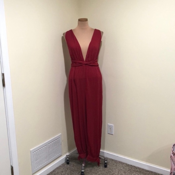 Lulu’s Lolinda Jumpsuit Size Large Red Open Back Plunge V-Neck - Picture 2 of 11